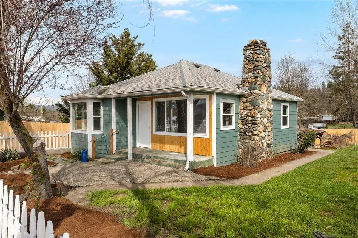 185 Peach Street, Merlin, OR 97532 - #1