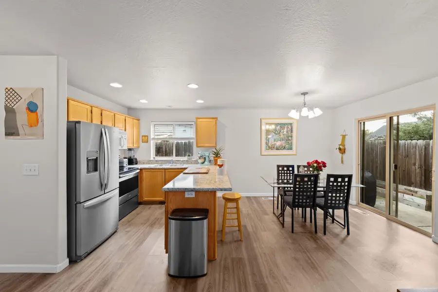 1379 Circle Wood Drive, Central Point, OR 97502 - #3