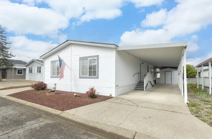 310 Whispering Willow Drive, Grants Pass, OR 97527 - #3