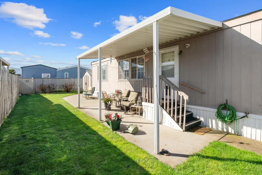 1570 S Peach Street #SPC 65, Medford, OR 97501 - #2