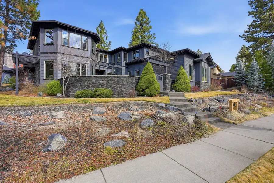 2538 NW Hosmer Lake Drive, Bend, OR 97703 - #2