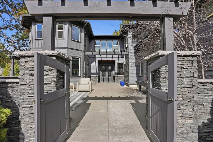 2538 NW Hosmer Lake Drive, Bend, OR 97703 - #3