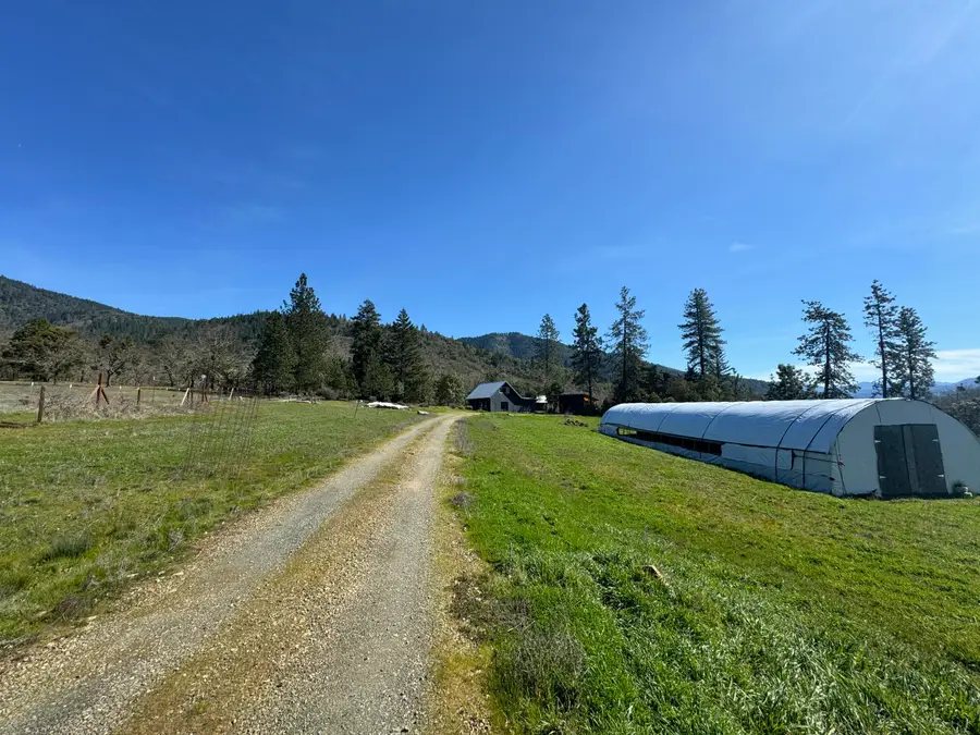 541 Board Shanty Road, Grants Pass, OR 97527 - #3
