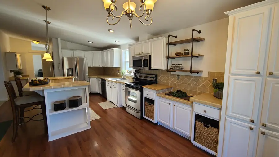 6710 Jake Road, Klamath Falls, OR 97601 - #3