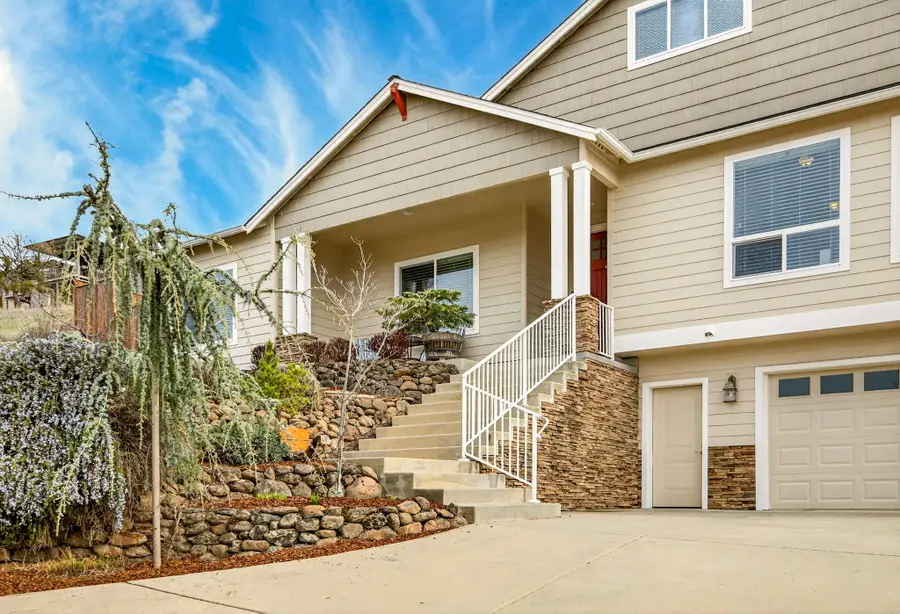 4477 Vista Pointe Drive, Medford, OR 97504 - #2