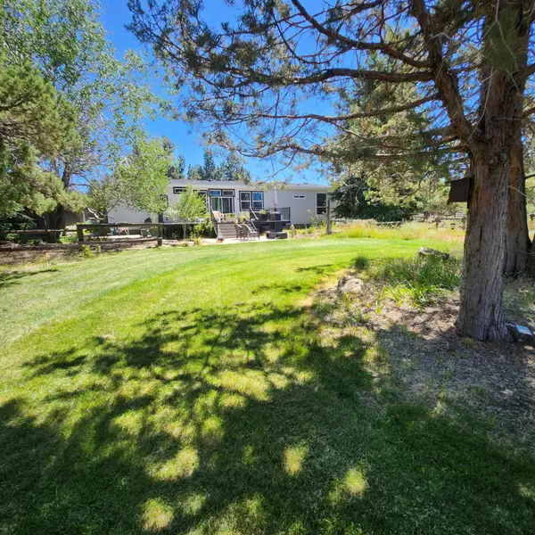 69592 Lake Drive, Sisters, OR 97759