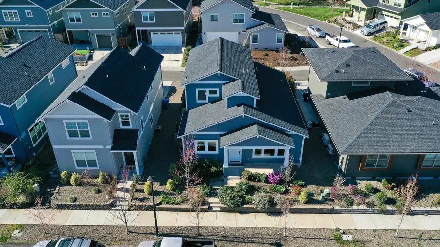 256 Rockfellow Place, Talent, OR 97540 - #2