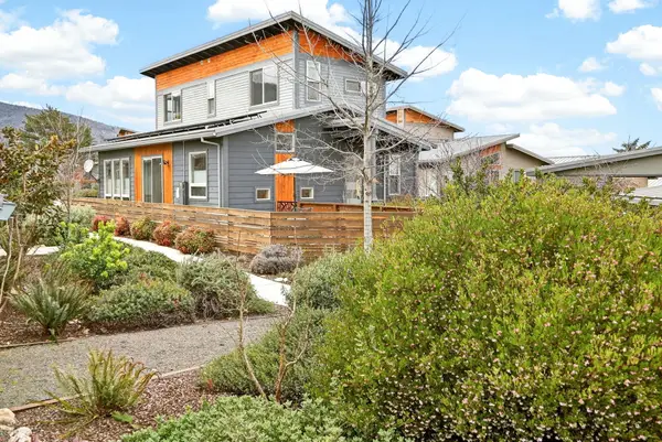 100 Dunn Circle, Ashland, OR 97520