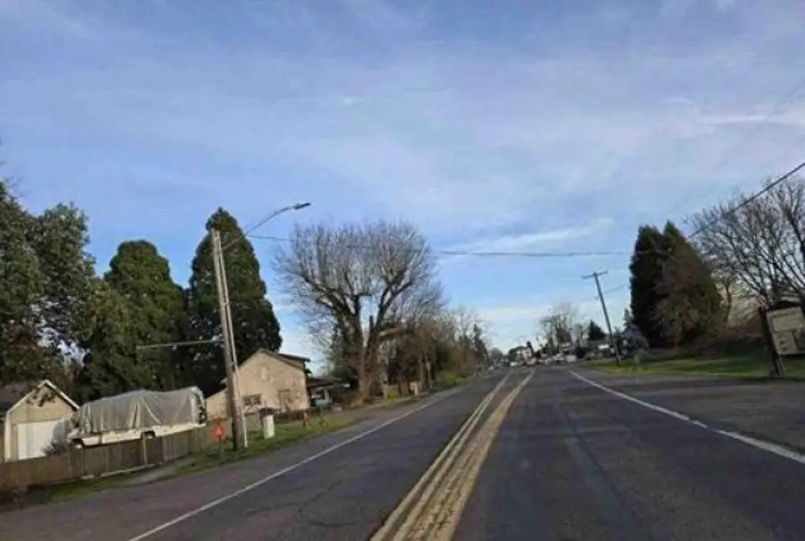 408 W Bishop Way, Brownsville, OR 97327 - #3