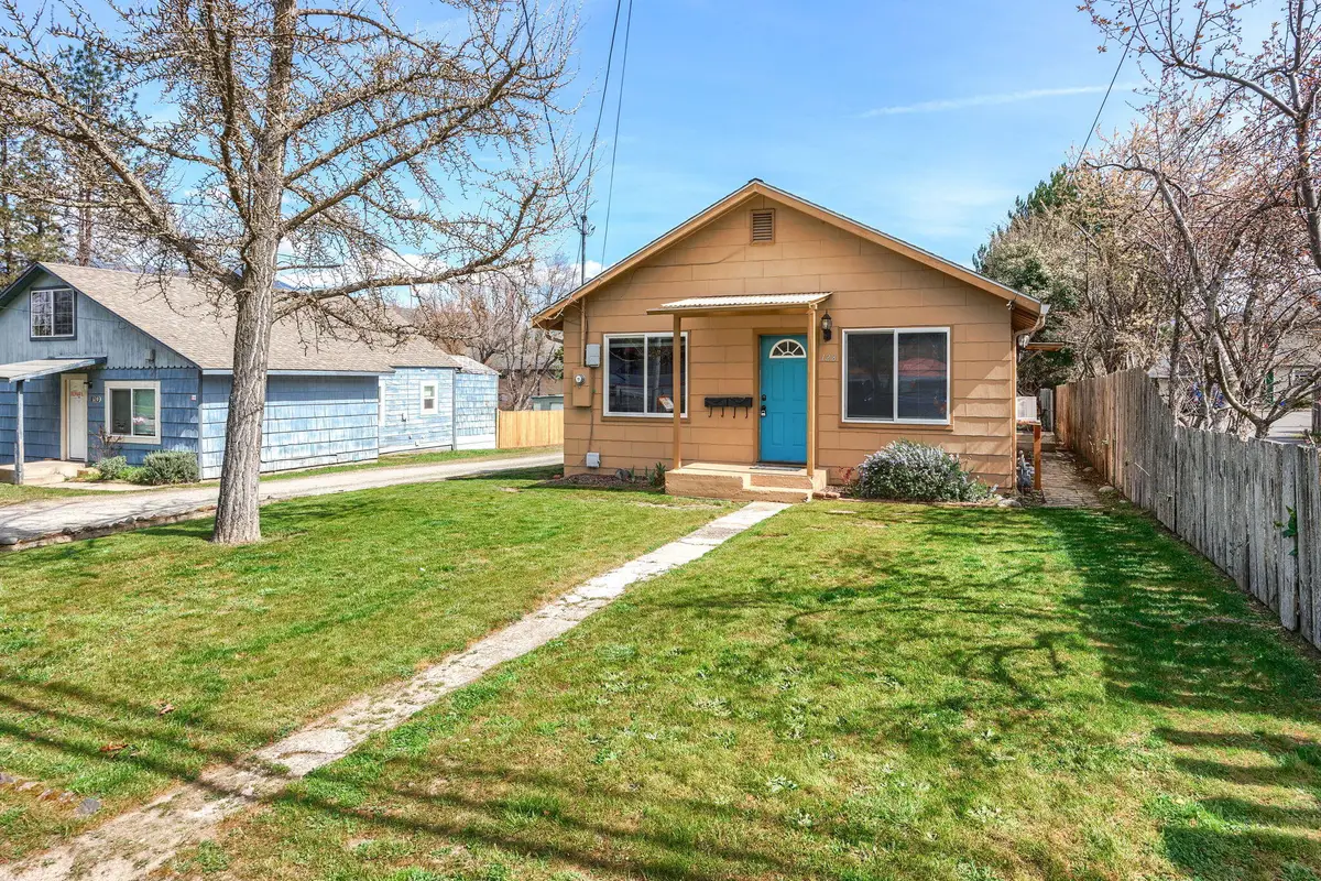 128 S Mountain Avenue, Ashland, OR 97520 - #1