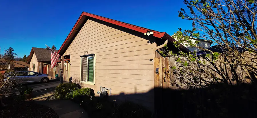 415 Marion Lane, Grants Pass, OR 97527 - #3