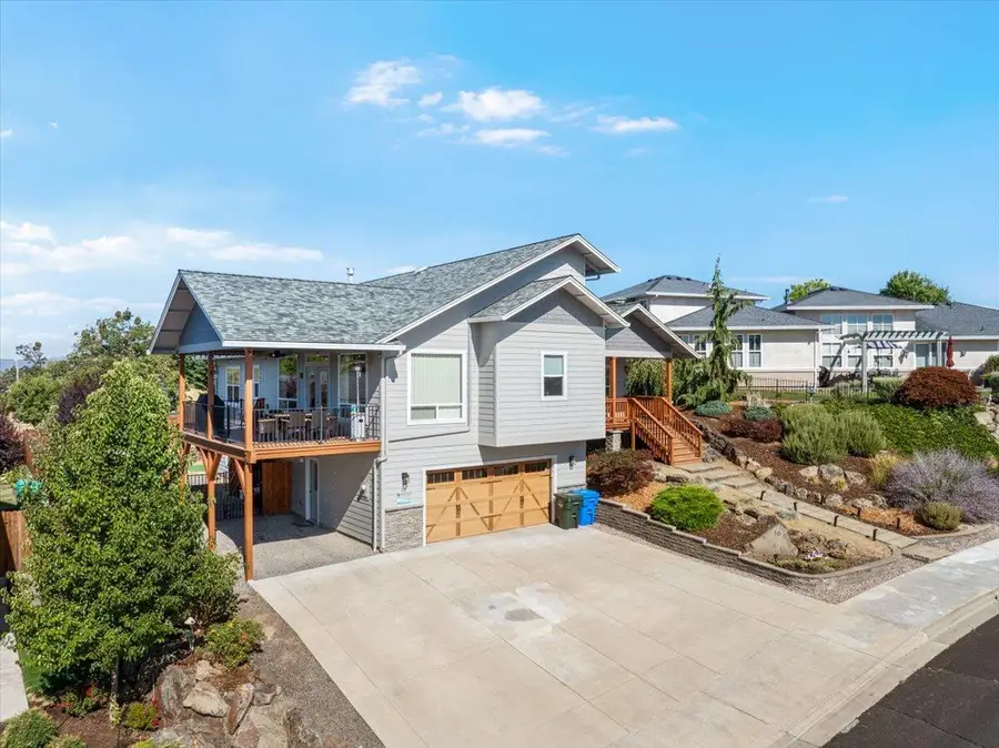 16 Terra Linda Court, Eagle Point, OR 97524 - #2