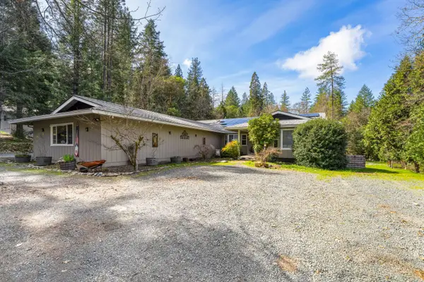 287 Surrey Drive, Grants Pass, OR 97526