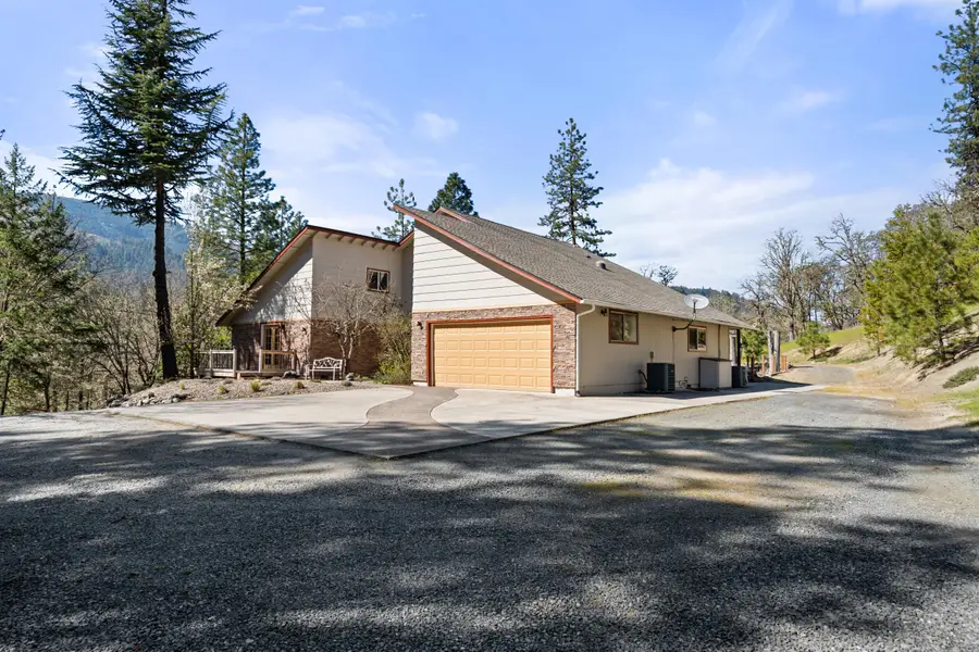 4490 Foots Creek Right Fork Road, Gold Hill, OR 97525 - #3
