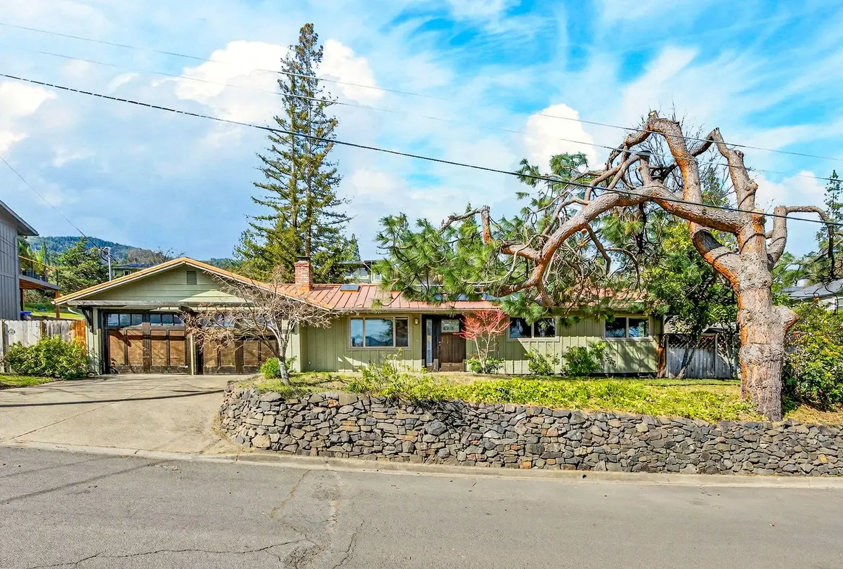 325 Taylor Street, Ashland, OR 97520 - #1