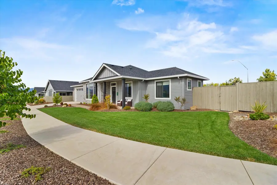 3811 Coal Mine Road, Medford, OR 97504 - #2