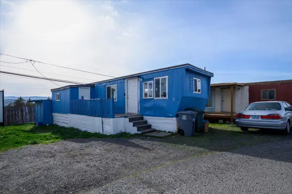 23 NW Depot Road #5, Madras, OR 97741