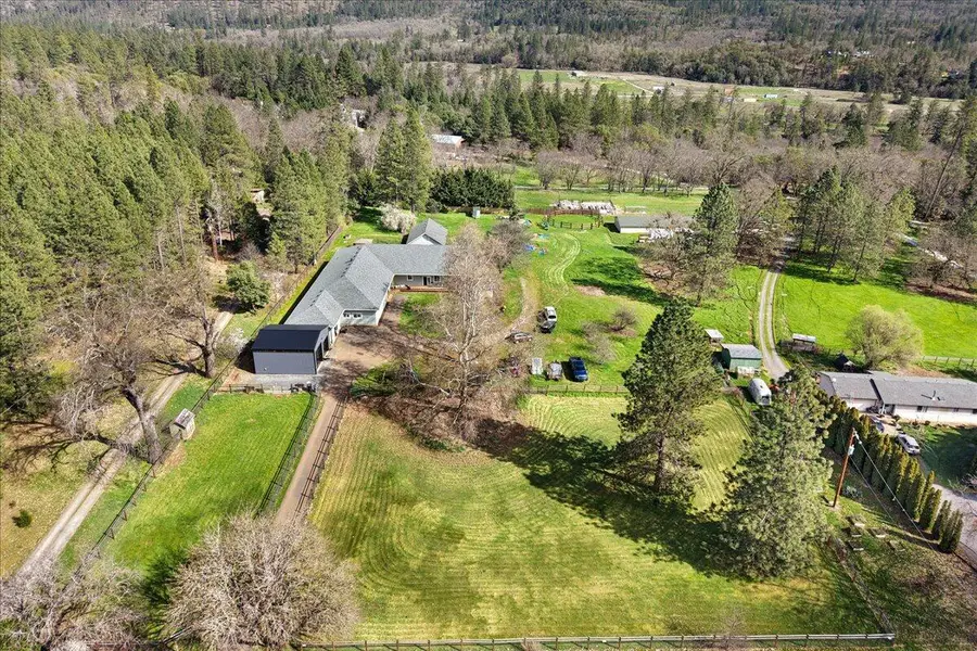 9011 Monument Drive, Grants Pass, OR 97526 - #2