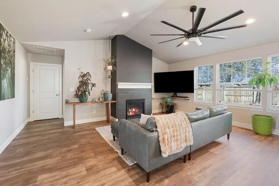 270 NW 33rd Street, Redmond, OR 97756 - #2