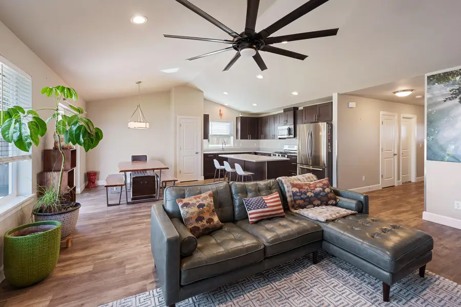 270 NW 33rd Street, Redmond, OR 97756 - #3