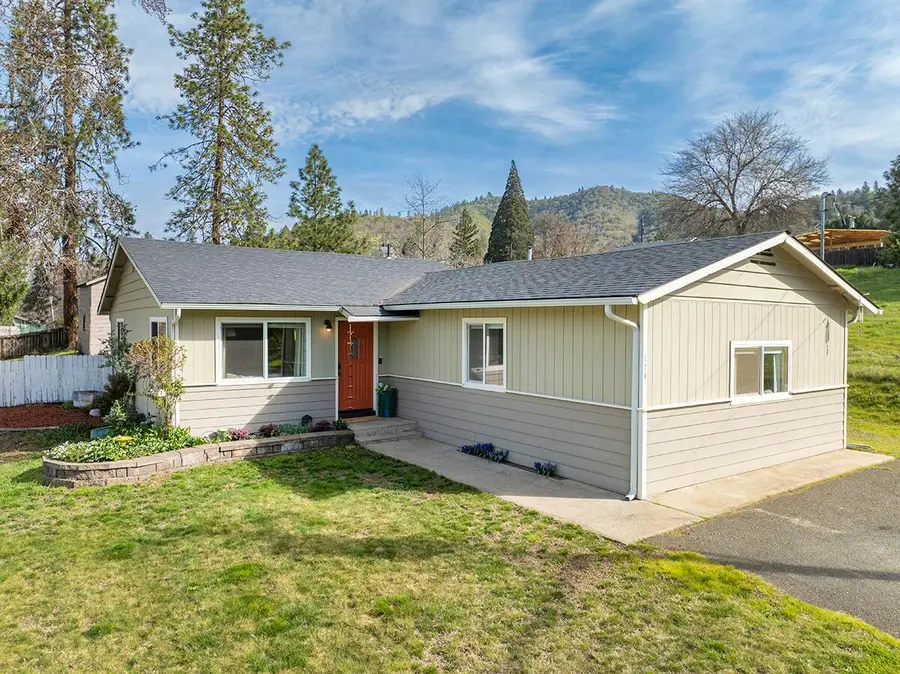 114 Short Street, Rogue River, OR 97537 - #3