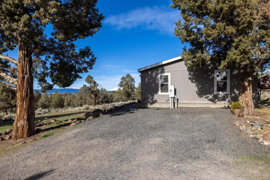 21070 Robin Avenue, Bend, OR 97703 - #2