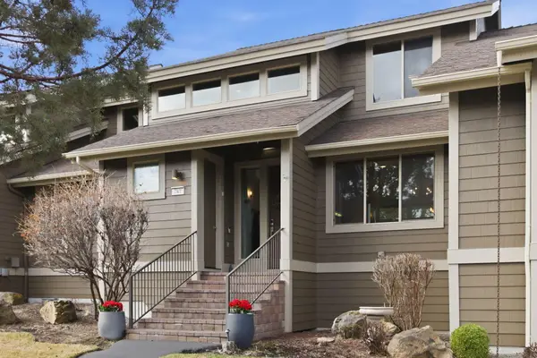 767 Sage Country Court, Redmond, OR 97756