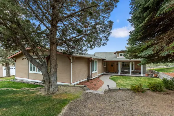 1042 NE Upper Drive, Madras, OR 97741