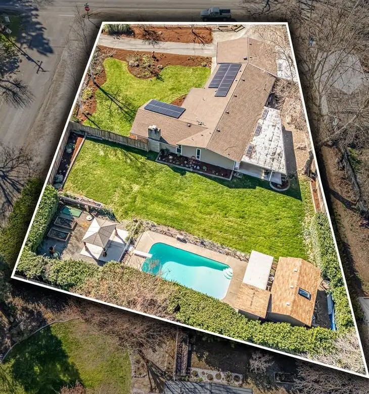 2860 W Griffin Creek Road, Medford, OR 97501 - #1