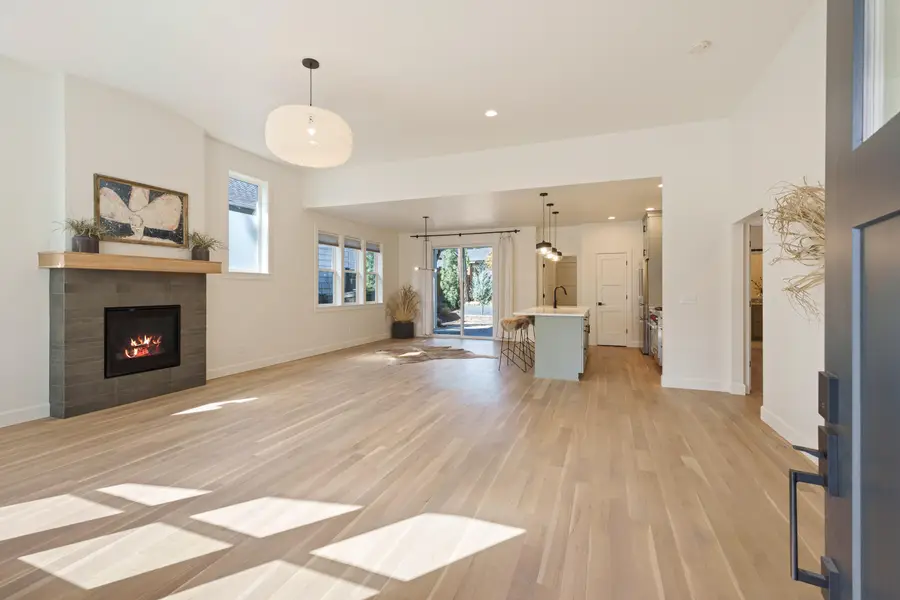 2424 NW Crossing Drive, Bend, OR 97703 - #3