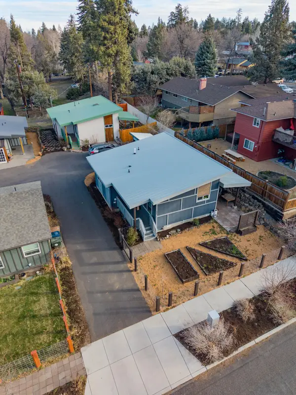 566 NE Lafayette Avenue # 1, Bend, OR 97701