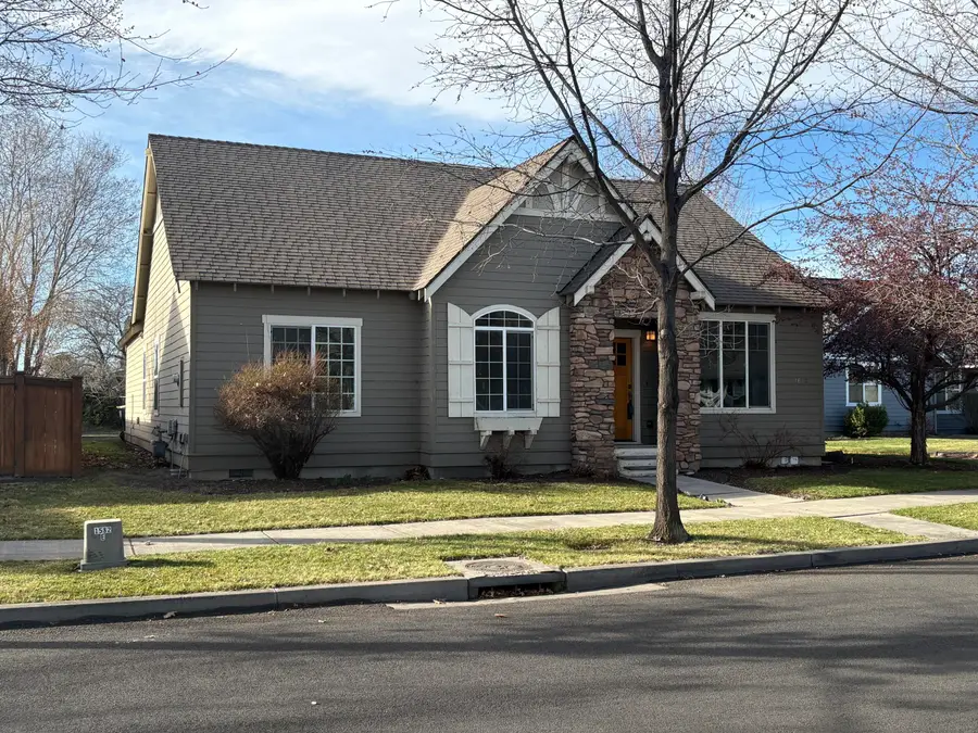 1642 NW Hemlock Avenue, Redmond, OR 97756 - #2