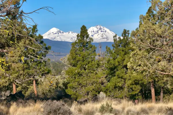 3380 NW Greenleaf Way, Bend, OR 97703