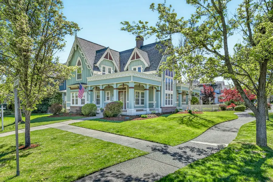 100 Nunan Street, Jacksonville, OR 97530 - #3