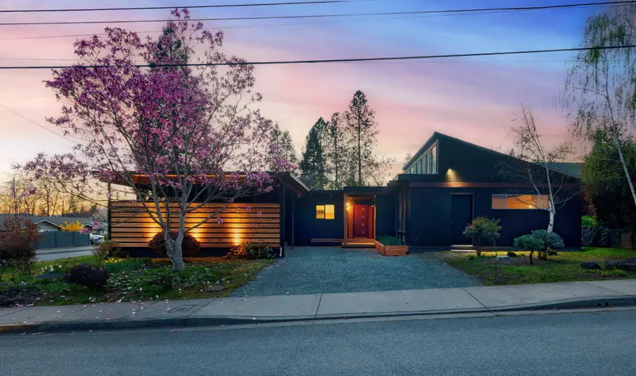 1440 NE 10th Street, Grants Pass, OR 97526 - #2