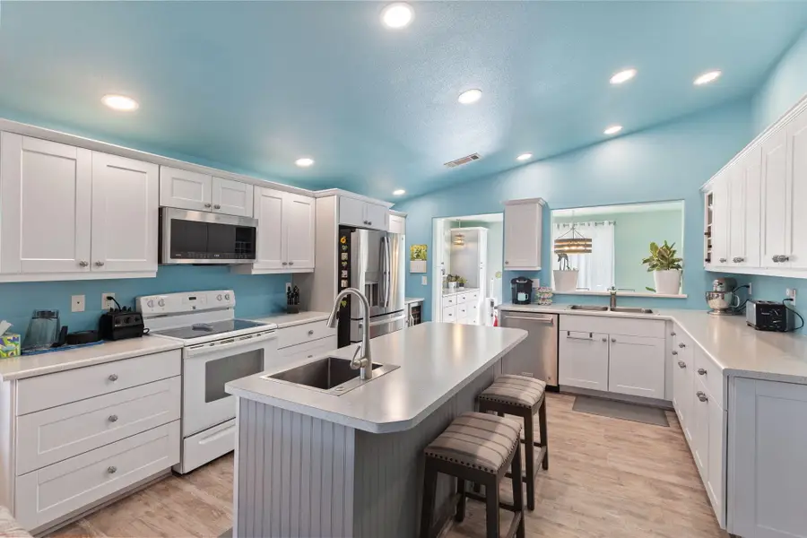 404 Lindilu Lane, Cave Junction, OR 97523 - #2