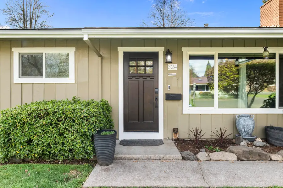 324 Stanley Avenue, Medford, OR 97504 - #3