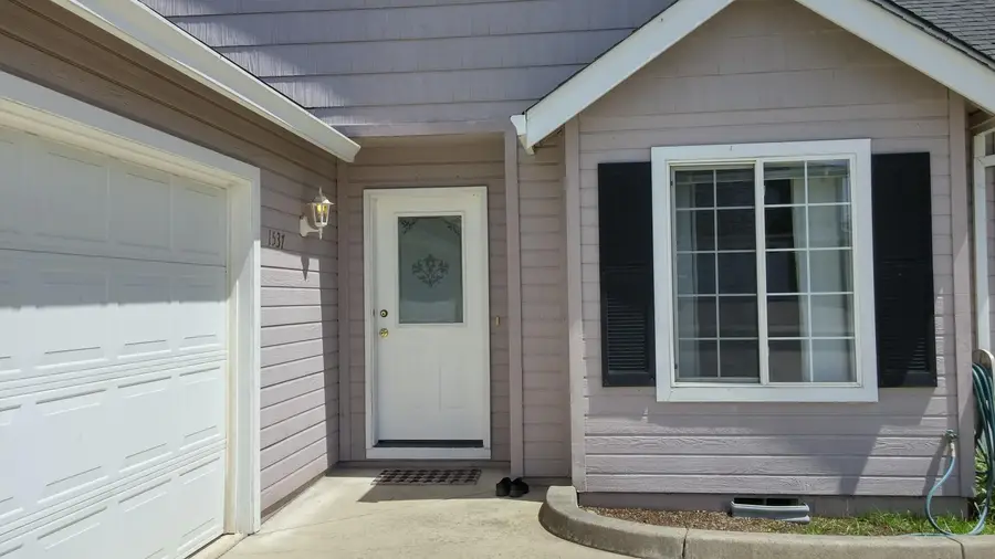 1537 Hartell Street, Medford, OR 97504 - #3