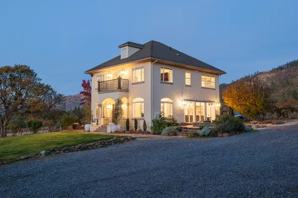 7499 Highway 238, Jacksonville, OR 97530