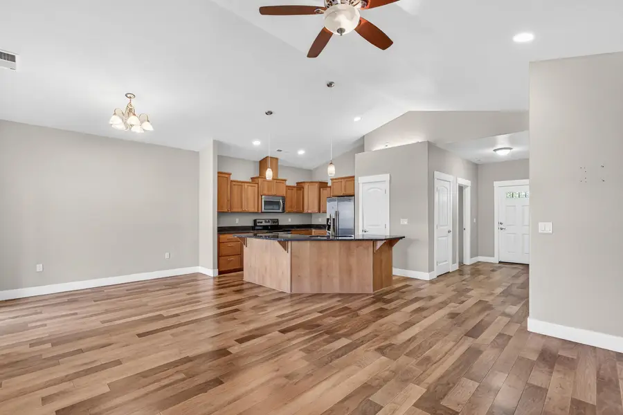989 Pendleton Drive, Medford, OR 97501 - #2