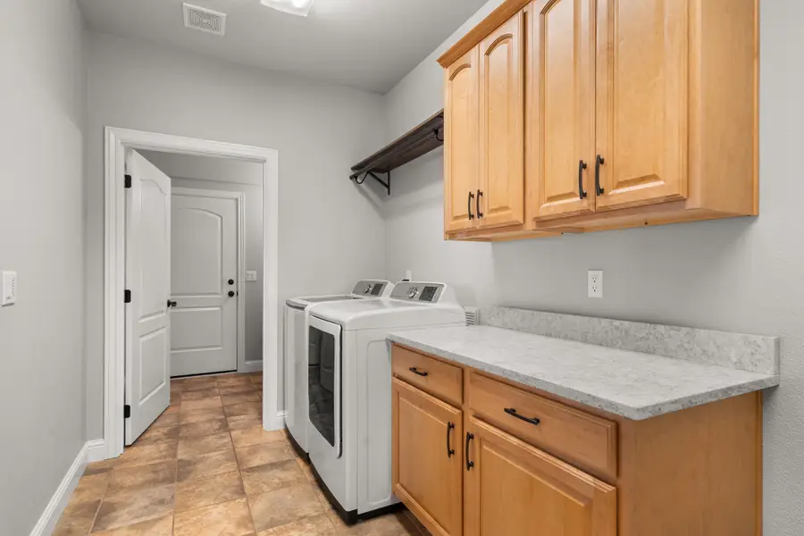 1868 NW F Street, Grants Pass, OR 97526 - #2