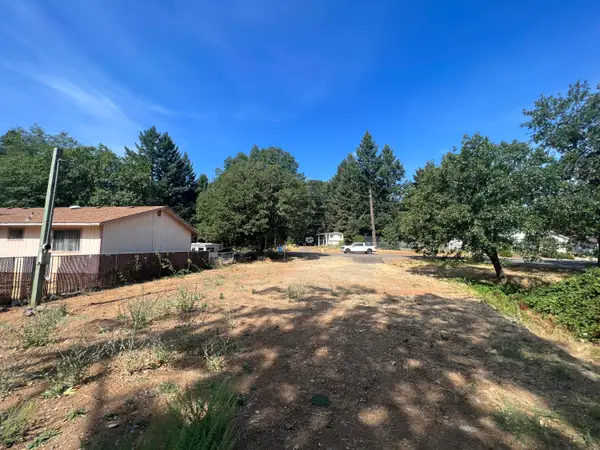 127 S Kerby Avenue, Cave Junction, OR 97523