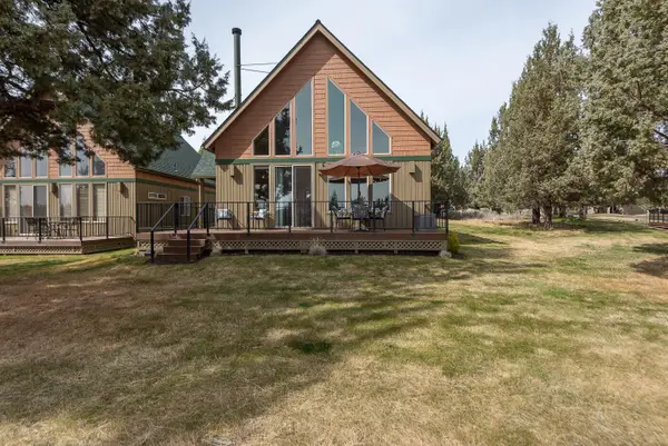 8708 Cliff Swallow Drive #19, Redmond, OR 97756