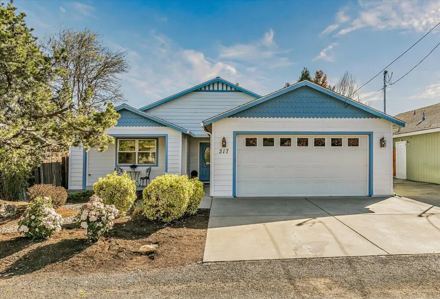 317 Jeanette Avenue, Medford, OR 97501 - #3