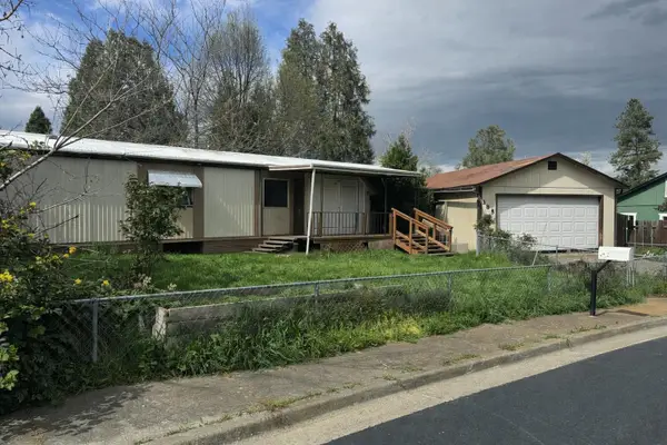 385 Taylor Street, Talent, OR 97540