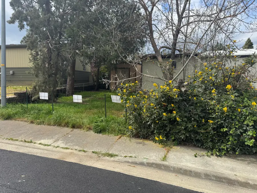 385 Taylor Street, Talent, OR 97540 - #2