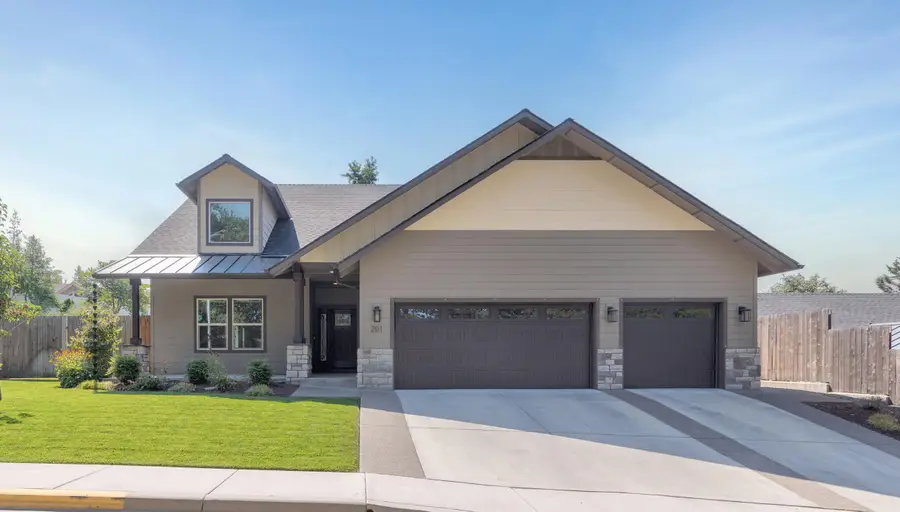 201 SE Sand Cyn Lane, Grants Pass, OR 97527 - #2