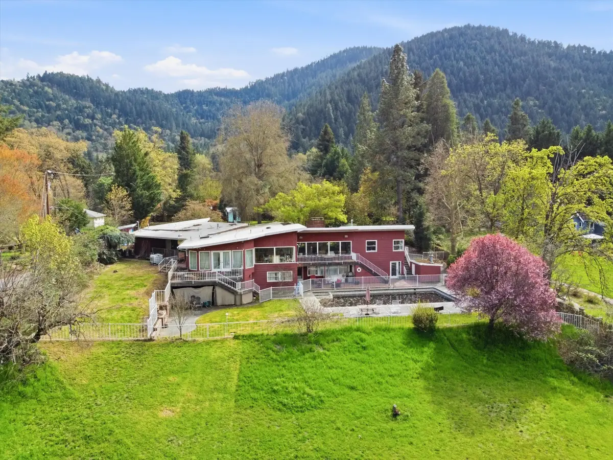 325 Mountain View Place, Grants Pass, OR 97527 - #1