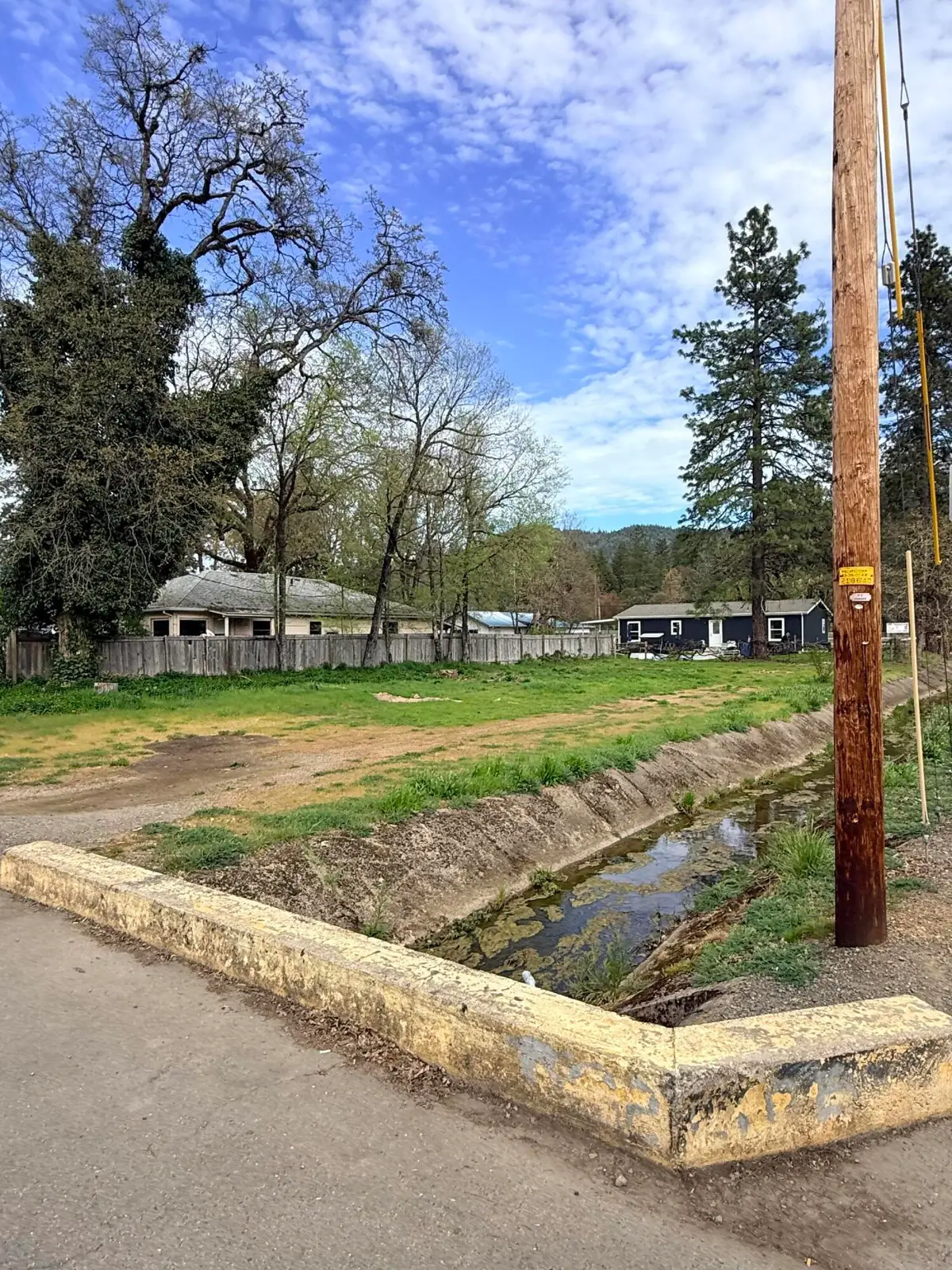 237 S Caves Avenue, Cave Junction, OR 97523 - #1