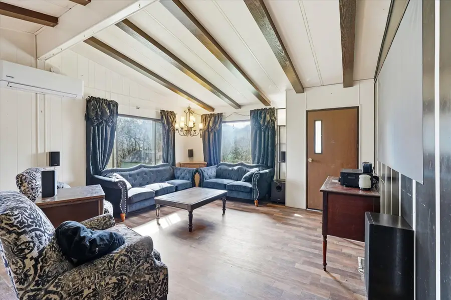 235 Ann Roy Drive, Grants Pass, OR 97527 - #2